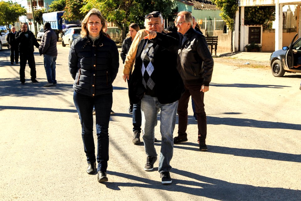 23.05.2018 - Prefeita Paula Mascarenhas e o vice Idemar Barz durante vistoria das obras nas ruas Afonso Pena, Paulo Guilayn e Santo Michelon no Fragata - Foto: Gustavo Vara