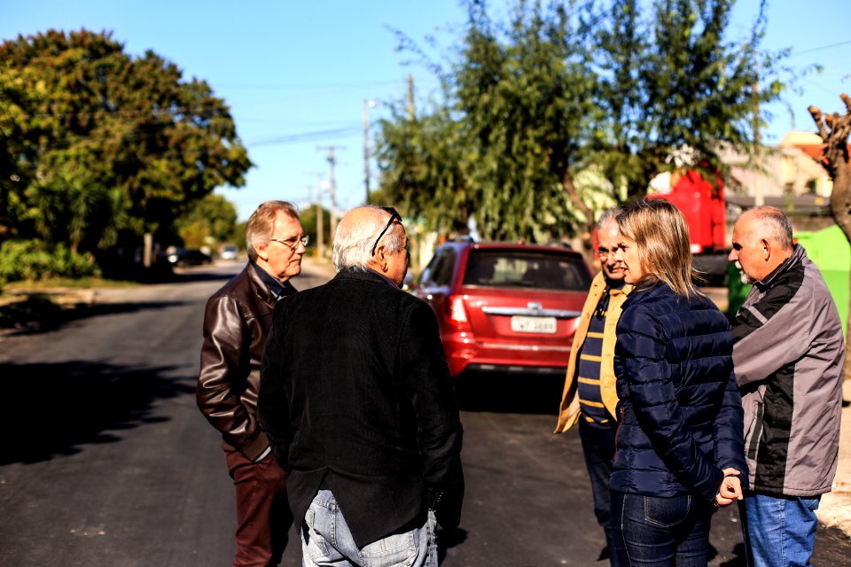 23.05.2018 - Prefeita Paula Mascarenhas e o vice Idemar Barz durante vistoria das obras nas ruas Afonso Pena, Paulo Guilayn e Santo Michelon no Fragata - Foto: Gustavo Vara