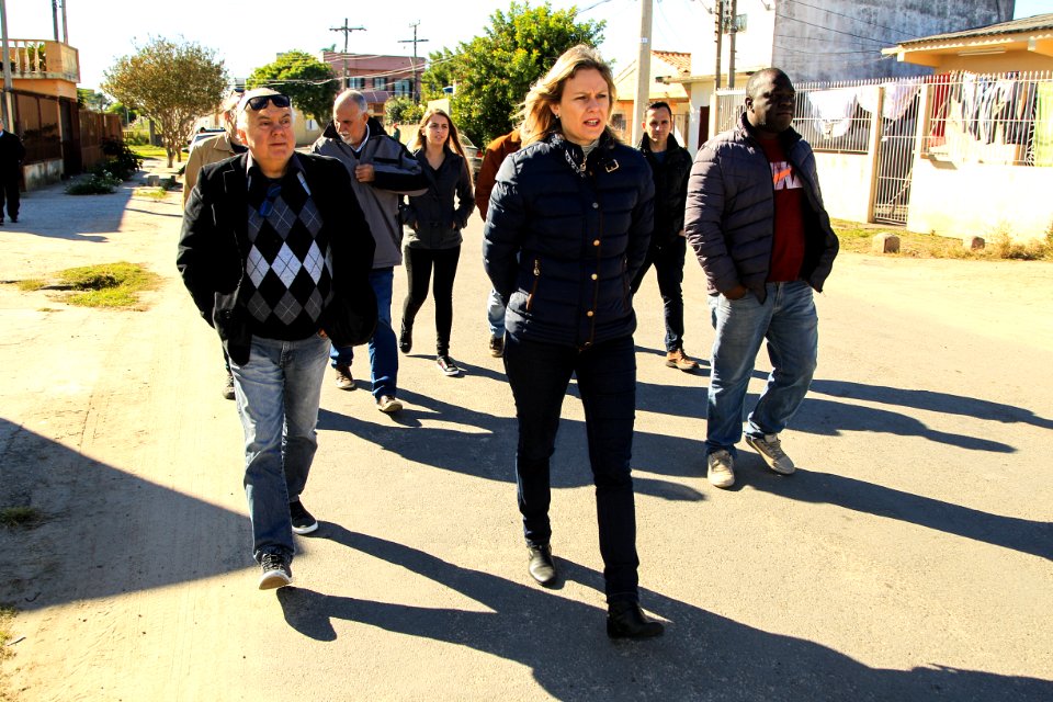 23.05.2018 - Prefeita Paula Mascarenhas e o vice Idemar Barz durante vistoria das obras nas ruas Afonso Pena, Paulo Guilayn e Santo Michelon no Fragata - Foto: Gustavo Vara