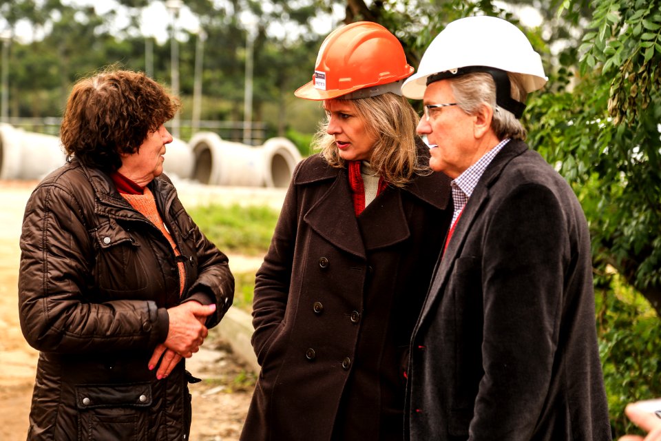 04.07.2018 - Prefeita Paula Mascarenhas e o vice Idemar Barz em visita às obras do Sanep - Foto: Gustavo Vara
