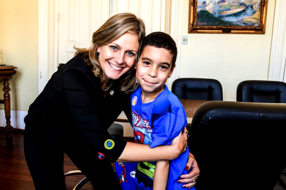 09.04.2018 - Prefeita Paula Mascarenhas recebe o aluno Pedro Henrique da Escola Mariana Eufrasia - Foto: Gustavo Vara