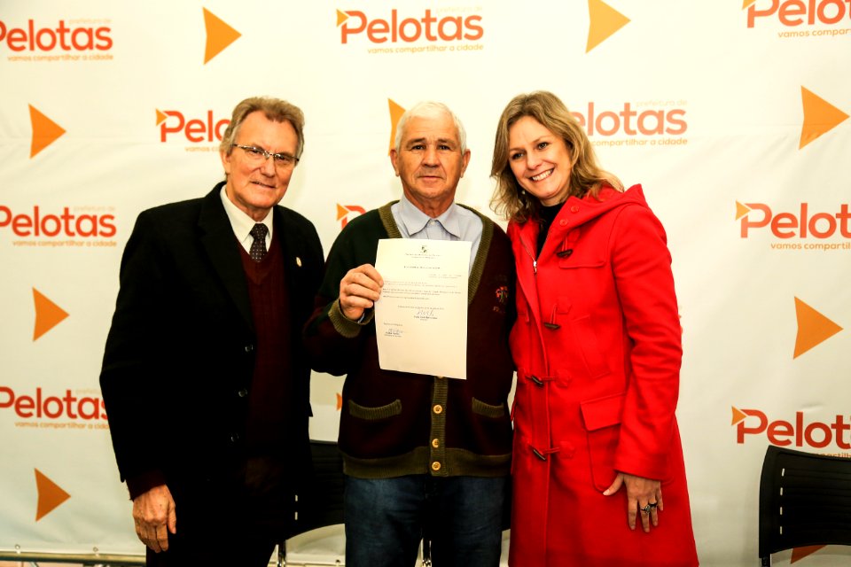 06.07.2018 - Prefeita Paula Mascarenhas e o vice Idemar Barz durante assinatura de leis “Instituição/ Cidadã(o) Emérita (o) - Foto: Gustavo Vara