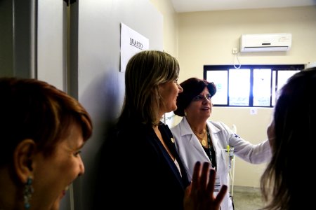 08.03.2018 - Prefeita Paula Mascarenhas visita à ala pediátrica do Pronto Socorro após reforma - Foto: Gustavo Vara