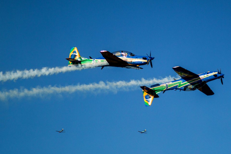 18.04.2018 - Apresentação da Esquadrilha da Fumaça em comemoração aos 100 anos do 9ª Batalhão de Infantaria Motorizada em Pelotas e pela passagem do Dia do Exército - Foto: Gustavo Vara