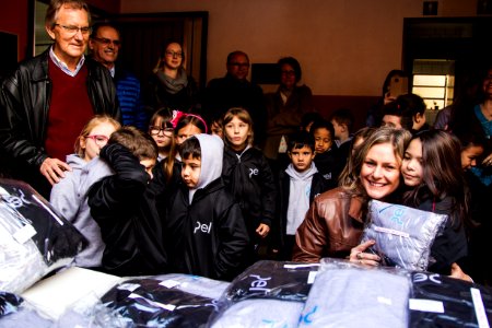 21.06.2018 -  Entrega dos novos uniformes na Escola Joaquim Nabuco e assinatura da ordem de serviço da construção de passarela coberta para EMEF Joaquim Nabuco - Foto: Gustavo Vara
