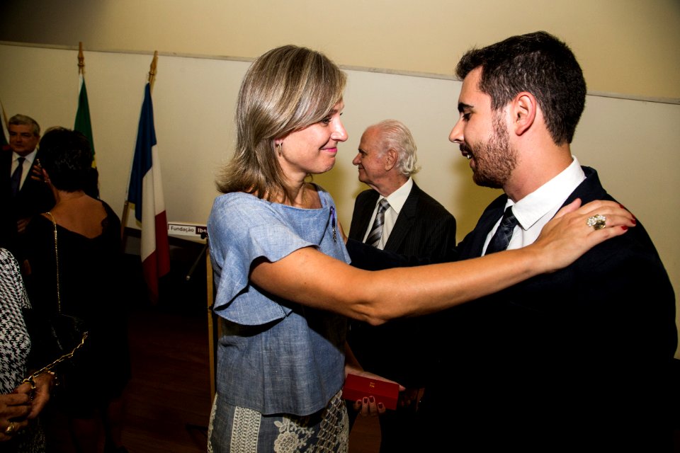 28.02.2018 - Porto Alegre/RS - Prefeita Paula Mascarenhas recebe comenda da Ordem das Palmas Acadêmicas na Fundação Iberê Camargo - Foto: Gustavo Vara