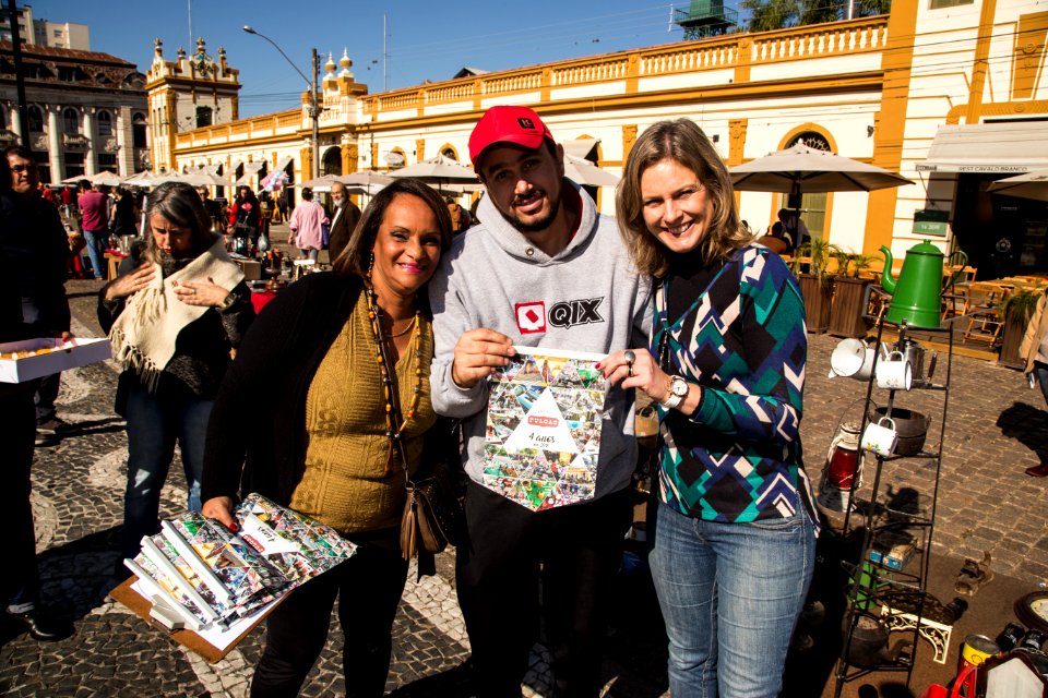 26.05.2018 - Prefeita Paula Mascarenhas cumprimenta expositores do Mercado das Pulgas pelo aniversário de quatro anos da feira - Foto: Gustavo Vara