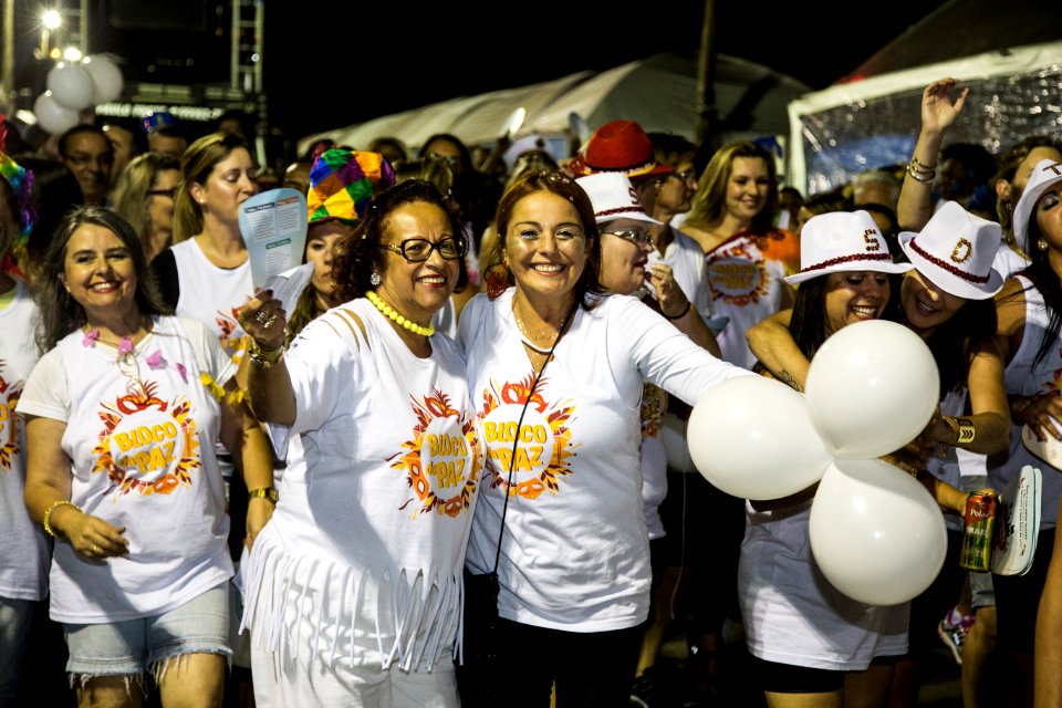 12.02.2018 - Bloco da Paz desfila na Passarela do Samba no Porto de Pelotas - Foto: Gustavo Vara