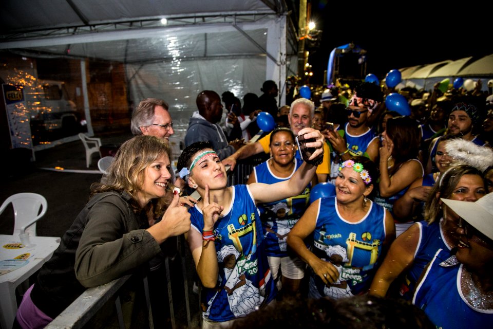 12.02.2018 - Prefeita Paula Mascarenhas e o vice Idemar Barz no segundo dia do Carnaval 2018 - Foto: Gustavo Vara