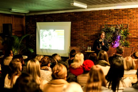 23.05.2018 - Prefeita Paula Mascarenhas durante o 1º Seminário Mulher Empreendedora” em São  Lourenço do Sul - Tema: “Papel da Mulher como Líder” - Foto: Gustavo Vara