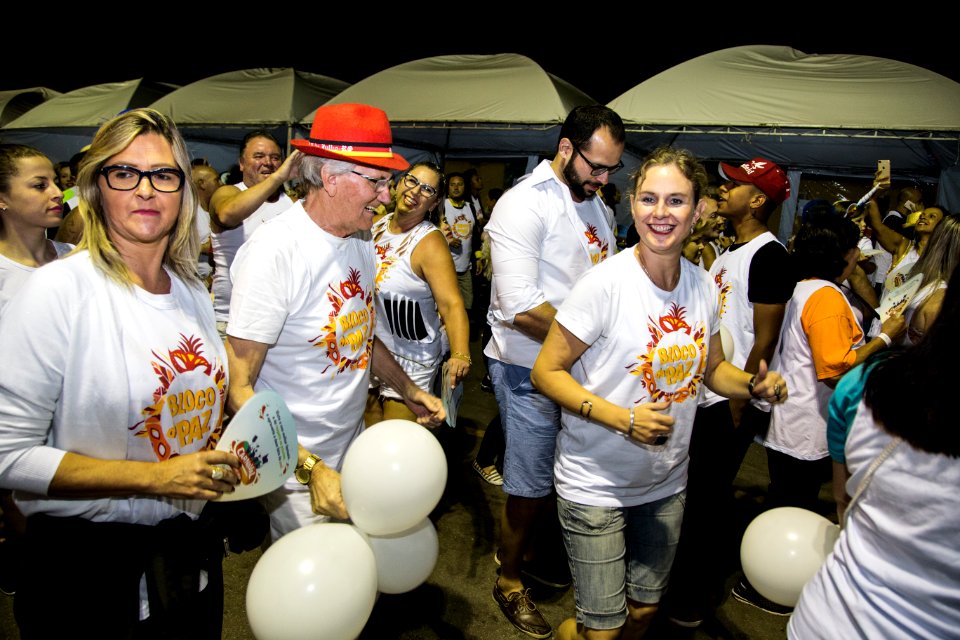 12.02.2018 - Bloco da Paz desfila na Passarela do Samba no Porto de Pelotas - Foto: Gustavo Vara