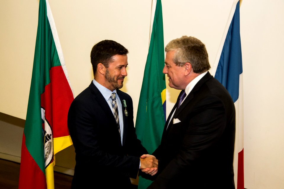 28.02.2018 - Porto Alegre/RS - Prefeita Paula Mascarenhas recebe comenda da Ordem das Palmas Acadêmicas na Fundação Iberê Camargo - Foto: Gustavo Vara