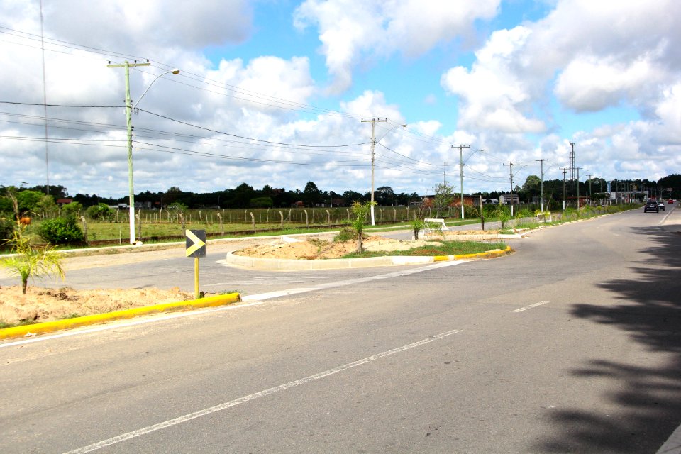 05.04.2018 - SMOP - Obras ma Av. Adolpho Fetter - Foto Marcel Avila