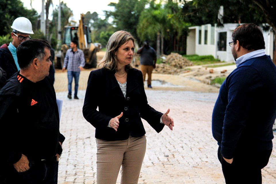 17.05.2018 - Prefeita Paula Mascarenhas  durante entrega da praça São Jerônimo,   atrás do Shopping Mar de Dentro e entrega de obras Ilha Bela e São Conrado - Laranjal- Foto: Gustavo Vara