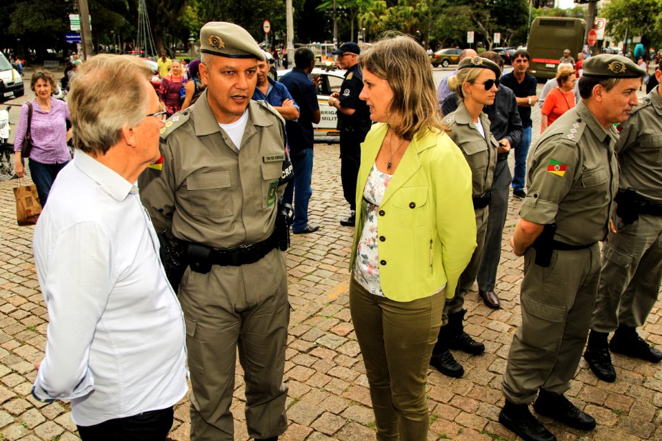07.12.2017 - Prefeita Paula Mascarenhas e o vice Idemar Barz durante lançamento da Operação Papai Noel