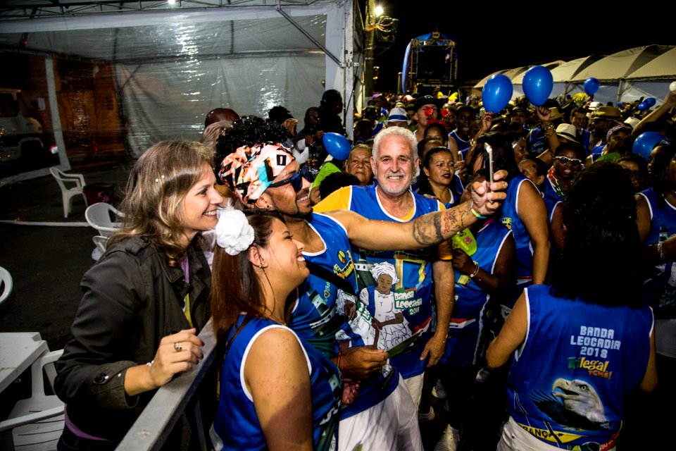 12.02.2018 - Prefeita Paula Mascarenhas e o vice Idemar Barz no segundo dia do Carnaval 2018 - Foto: Gustavo Vara