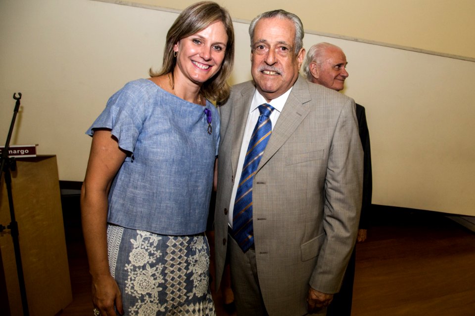 28.02.2018 - Porto Alegre/RS - Prefeita Paula Mascarenhas recebe comenda da Ordem das Palmas Acadêmicas na Fundação Iberê Camargo - Foto: Gustavo Vara