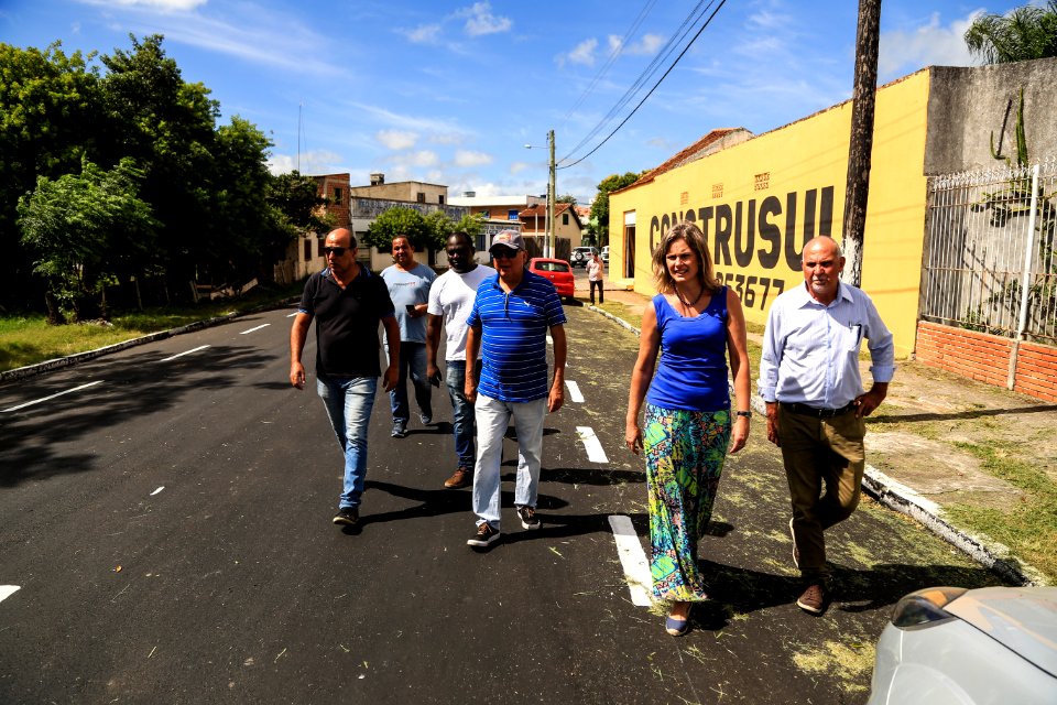 05.02.2018 - Prefeita Paula Mascarenhas durante entrega da rua Xavier Ferreira