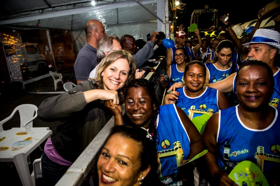 12.02.2018 - Prefeita Paula Mascarenhas e o vice Idemar Barz no segundo dia do Carnaval 2018 - Foto: Gustavo Vara