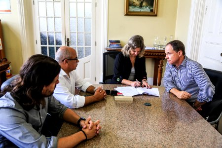 11.01.2018 - Prefeita Paula Mascarenhas na assinatura de repasse de verbas para infraestrutura de predio para a Secretaria de Assistência Social