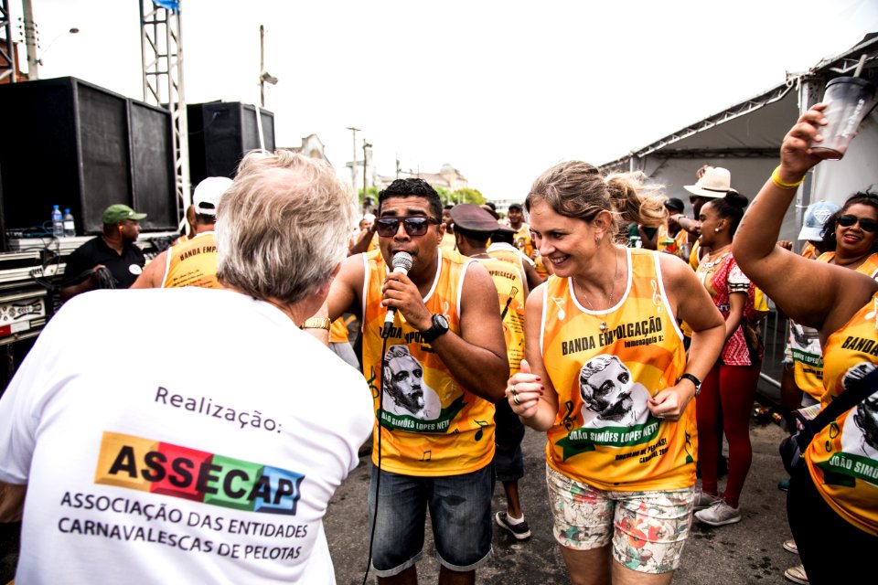 10.02.2018 - Prefeita Paula Mascarenhas e o vice Idemar Barz durante o primeiro dia do Carnaval 2018 - Foto: Gustavo Vara