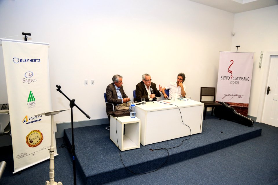 14.12.2017 - Prefeita Paula Mascarenhas durante 'Diálogos Simonianos' com Vitor Ramil, Carlos Diniz e Fausto Domingos no Instituto João Simões Lopes Neto
