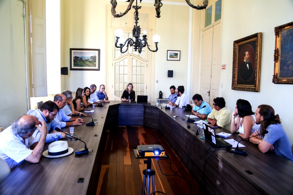 11.01.2018 - Prefeita Paula Mascarenhas durante reunião sobre Estrada do Engenho
