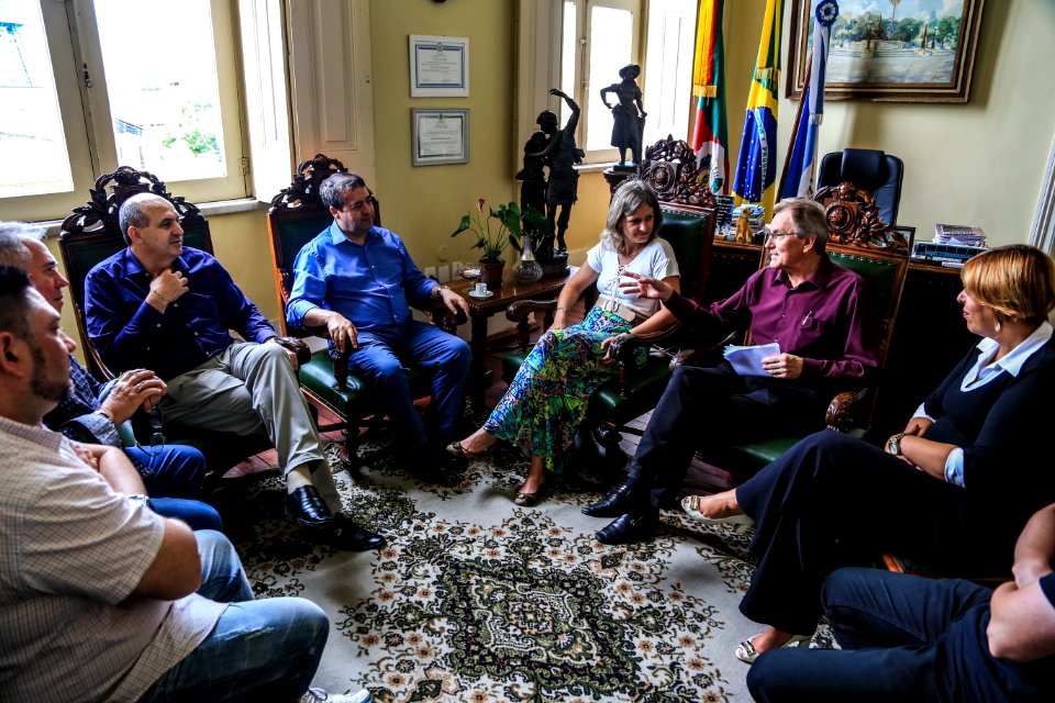 17.01.2018 - Prefeita Paula Mascarenhas e vice Idemar Barz recebem visita do deputado federal, Ronaldo Nogueira (PTB)