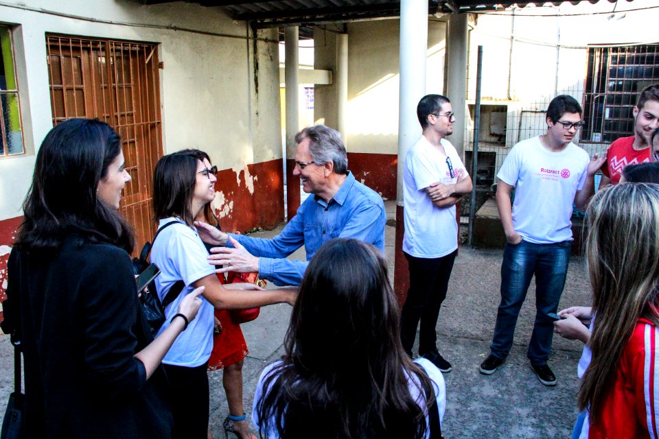 24.11.2017 - Prefeito em exercício Idemar Barz na Inauguração do cantinho de convivência da Escola Municipal Ferreira Viana