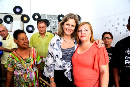 29.12.2017 - Prefeita Paula Mascarenhas durante visita à exposição comemorativa aos 25 anos do Caps Castelo