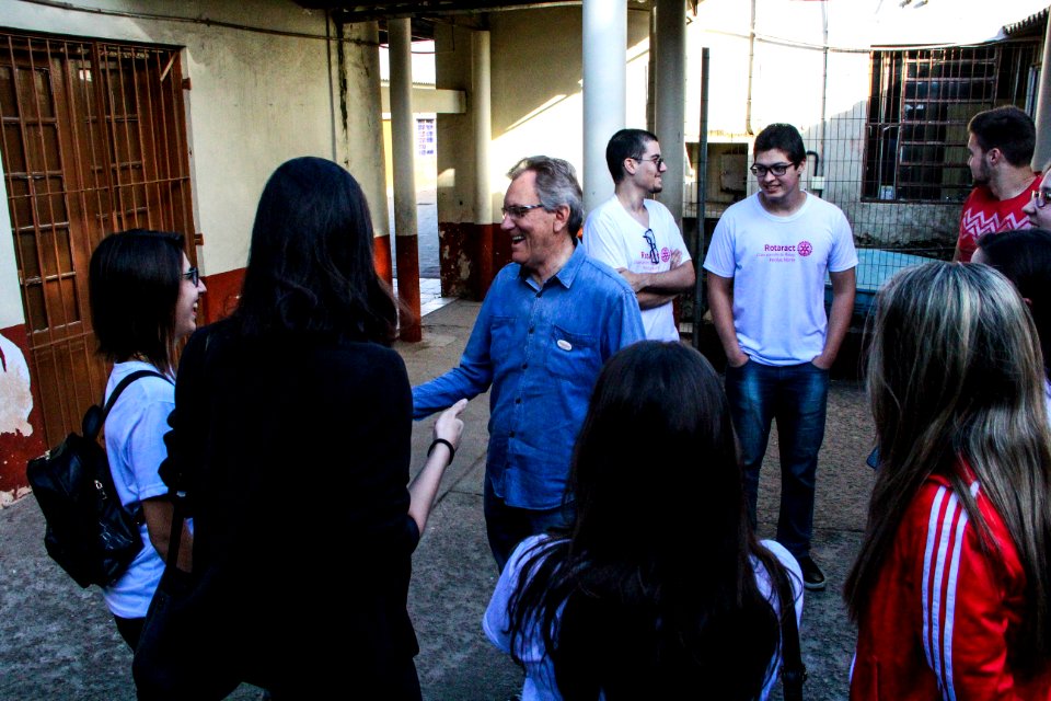 24.11.2017 - Prefeito em exercício Idemar Barz na Inauguração do cantinho de convivência da Escola Municipal Ferreira Viana