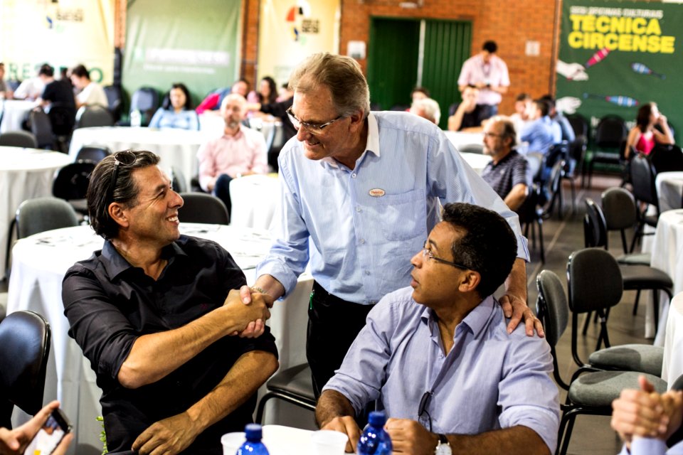 23.11.2017 - Prefeito em exercício Idemar Barz participa do Seminário Regional da Qualidade  e produtividade na construção civíl no salão de eventos do Parque do Sesi