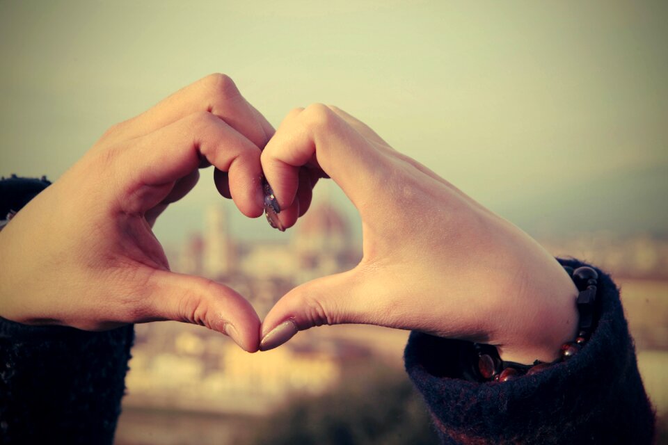 Hand honeymoon love