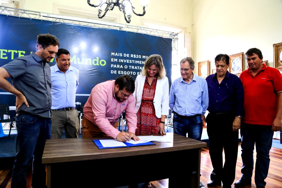 21.02.2018 - Assinatura do contrato e emissão da ordem de serviço da ETE Novo Mundo - Foto: Gustavo Vara