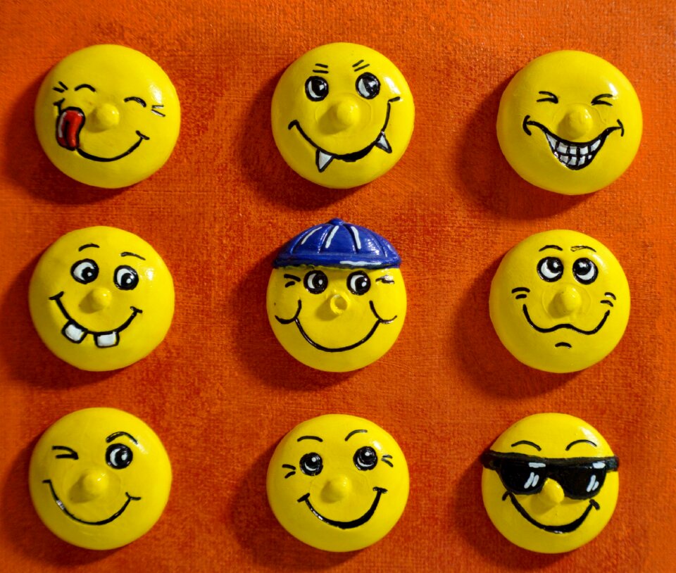 Emoticon smilies yellow
