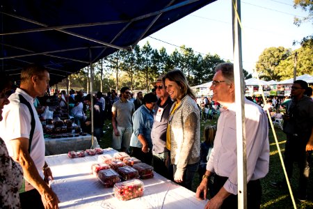 12.11.2017 - 1ª Festa do Morango é atração na comunidade do Redentor, na Estrada da Gama, localizada no Monte Bonito. Com a presença do secretário muncipal Jair Seidel, vice prefeito Idemar Barz e a prefeita Paula Mascarenhas