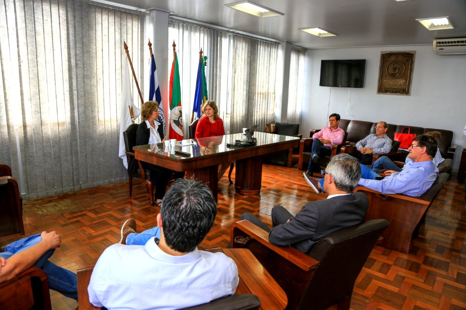 27.10.2017 Prefeita Paula Reunião com Dep Yeda Crusius na Associação Comercial Pelotas - Fotos Gustavo Mansur