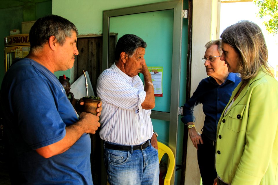 07.12.2017 - Prefeita Paula Mascarenhas e o vice Idemar Barz durante entrega das Ruas 04 e 29 do Bairro Dunas