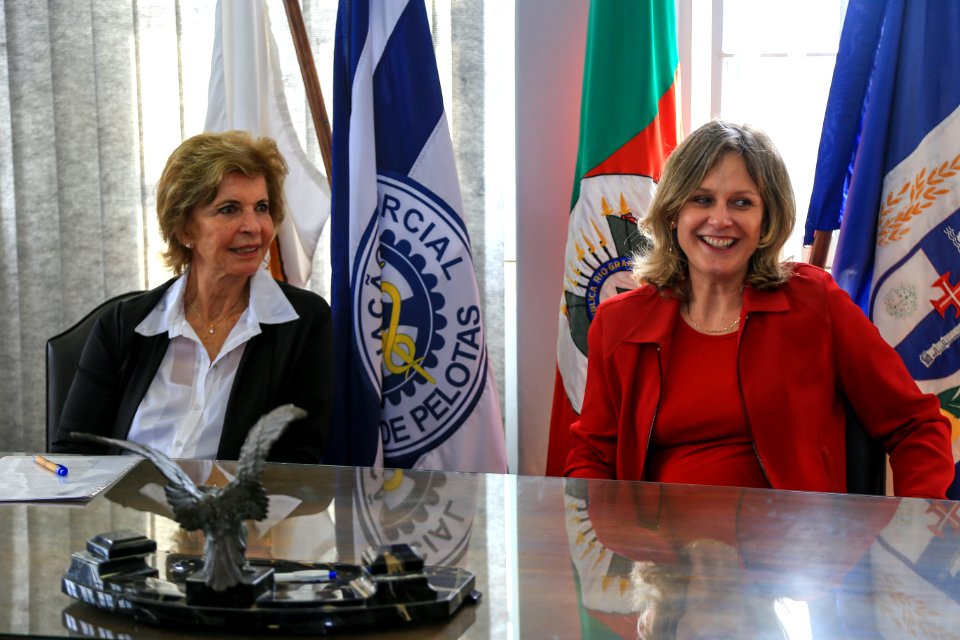 27.10.2017 Prefeita Paula Reunião com Dep Yeda Crusius na Associação Comercial Pelotas - Fotos Gustavo Mansur