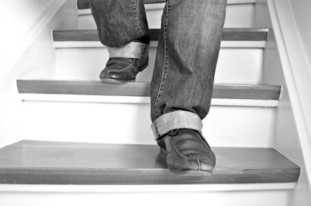 Go stairs down foot legs