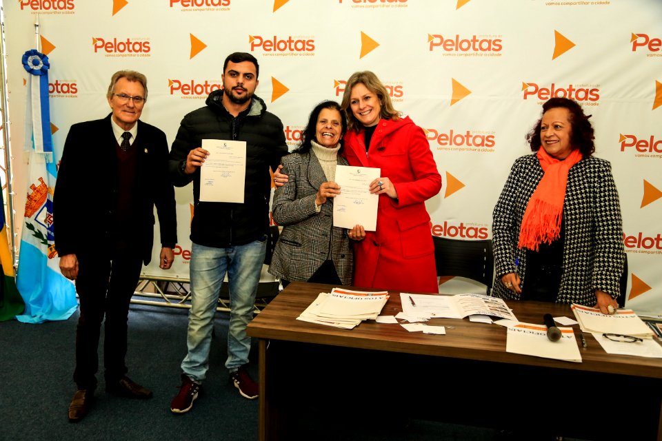 06.07.2018 - Prefeita Paula Mascarenhas e o vice Idemar Barz durante assinatura de leis “Instituição/ Cidadã(o) Emérita (o) - Foto: Gustavo Vara
