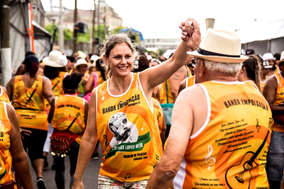10.02.2018 - Prefeita Paula Mascarenhas e o vice Idemar Barz durante o primeiro dia do Carnaval 2018 - Foto: Gustavo Vara