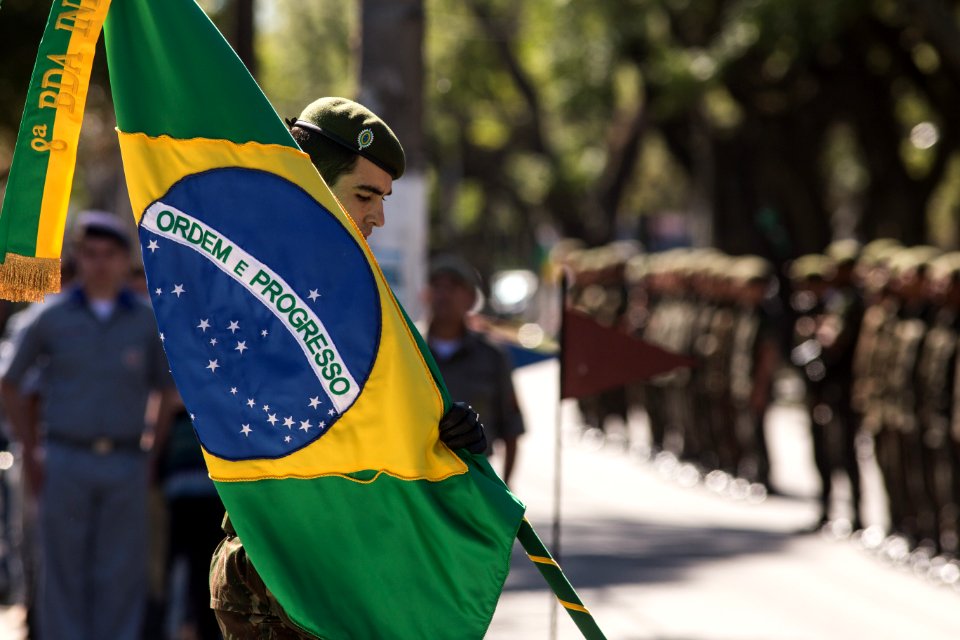 19.11.2017 - Prefeita Paula Mascarenhas e o vice Idemar Barz participam da cerimônia ao Dia da Bandeira no Altar da Pátria