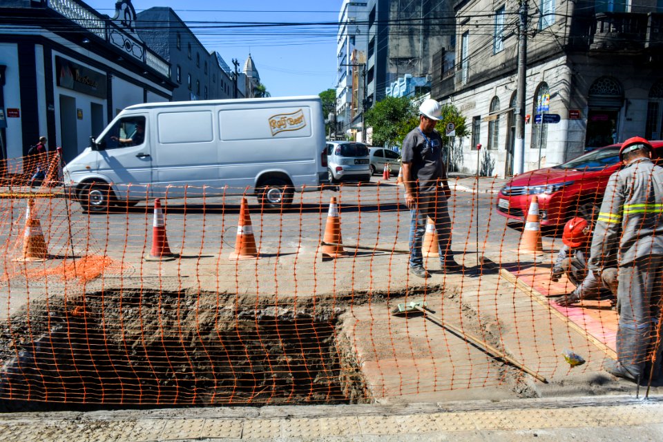 01.11.2017 - Obras da ETA São Gonçalo na rua Marechal Floriano
