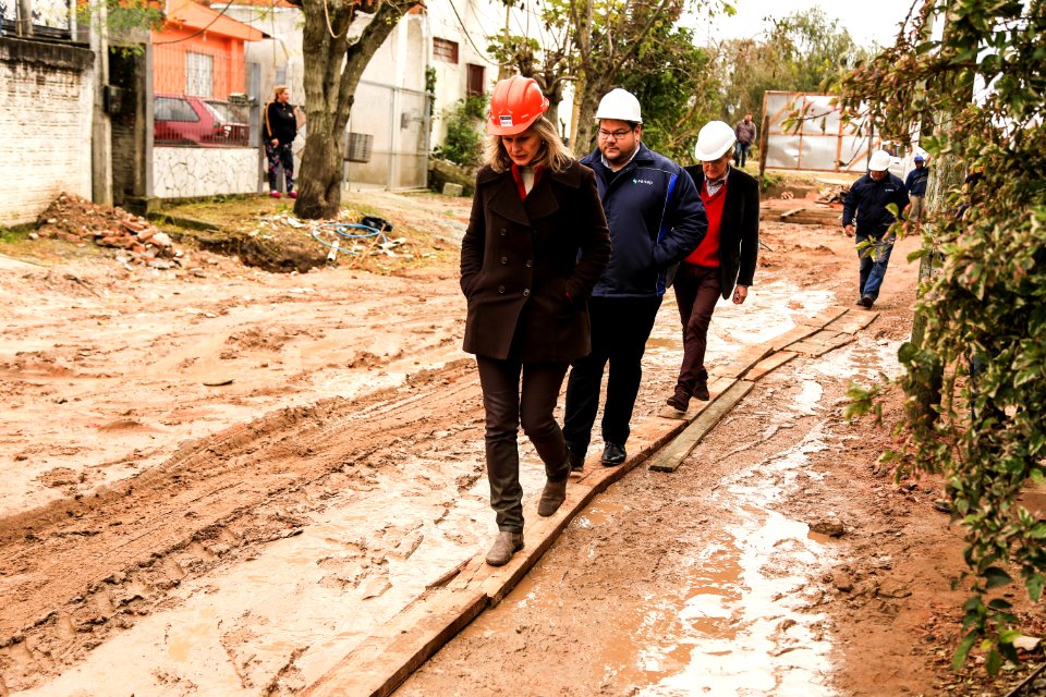 04.07.2018 - Prefeita Paula Mascarenhas e o vice Idemar Barz em visita às obras do Sanep - Foto: Gustavo Vara