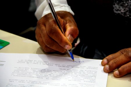 25.11.2017 - Prefeito em exercício Idemar Barz na assinatura de contratos do Amazonas e do Roraima