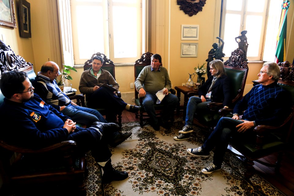 28.08.2018 - Prefeita Paula Mascarenhas em reunião com Sindicato dos Rodoviários e vereador Eder Blank - Foto: Gustavo Vara