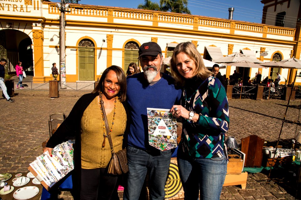 26.05.2018 - Prefeita Paula Mascarenhas cumprimenta expositores do Mercado das Pulgas pelo aniversário de quatro anos da feira - Foto: Gustavo Vara