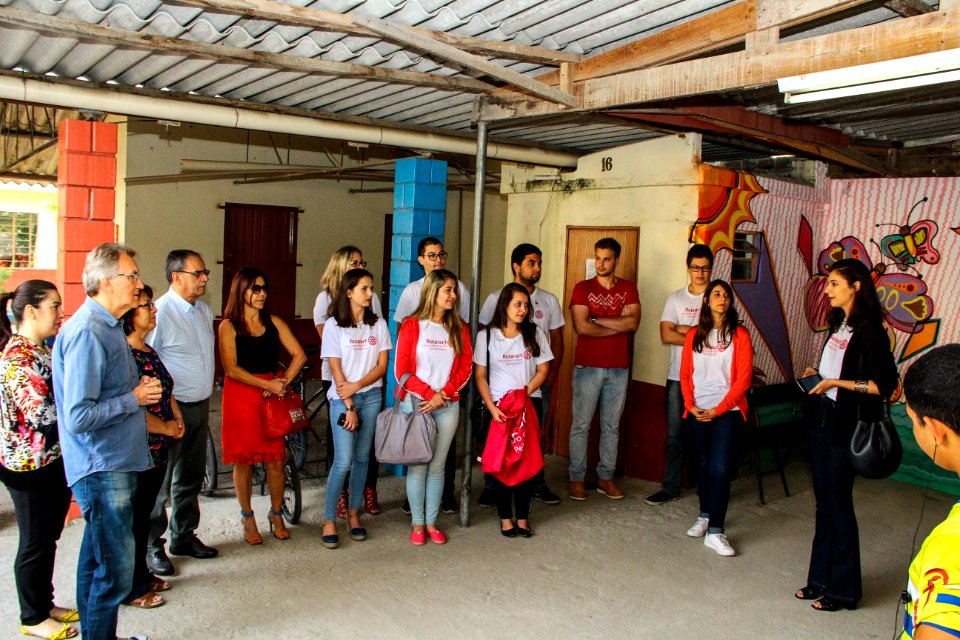 24.11.2017 - Prefeito em exercício Idemar Barz na Inauguração do cantinho de convivência da Escola Municipal Ferreira Viana