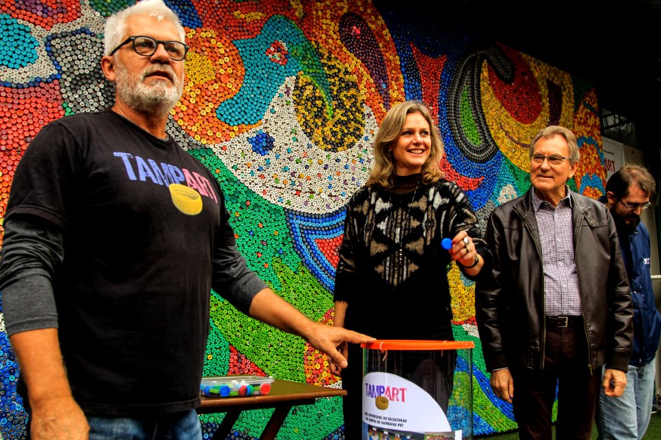 12.06.2018 - Prefeita Paula Mascarenhas e o vice Idemar Barz durante o ato de lançamento do Tampart e assinatura de uma termo de cooperação - projeto de arte e sustentabilidade - Foto: Gustavo Vara